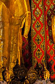 Chiang Mai - The Wat Chedi Luang, the viharn, or worship hall. Detail of the Buddha statue of the main altar. 